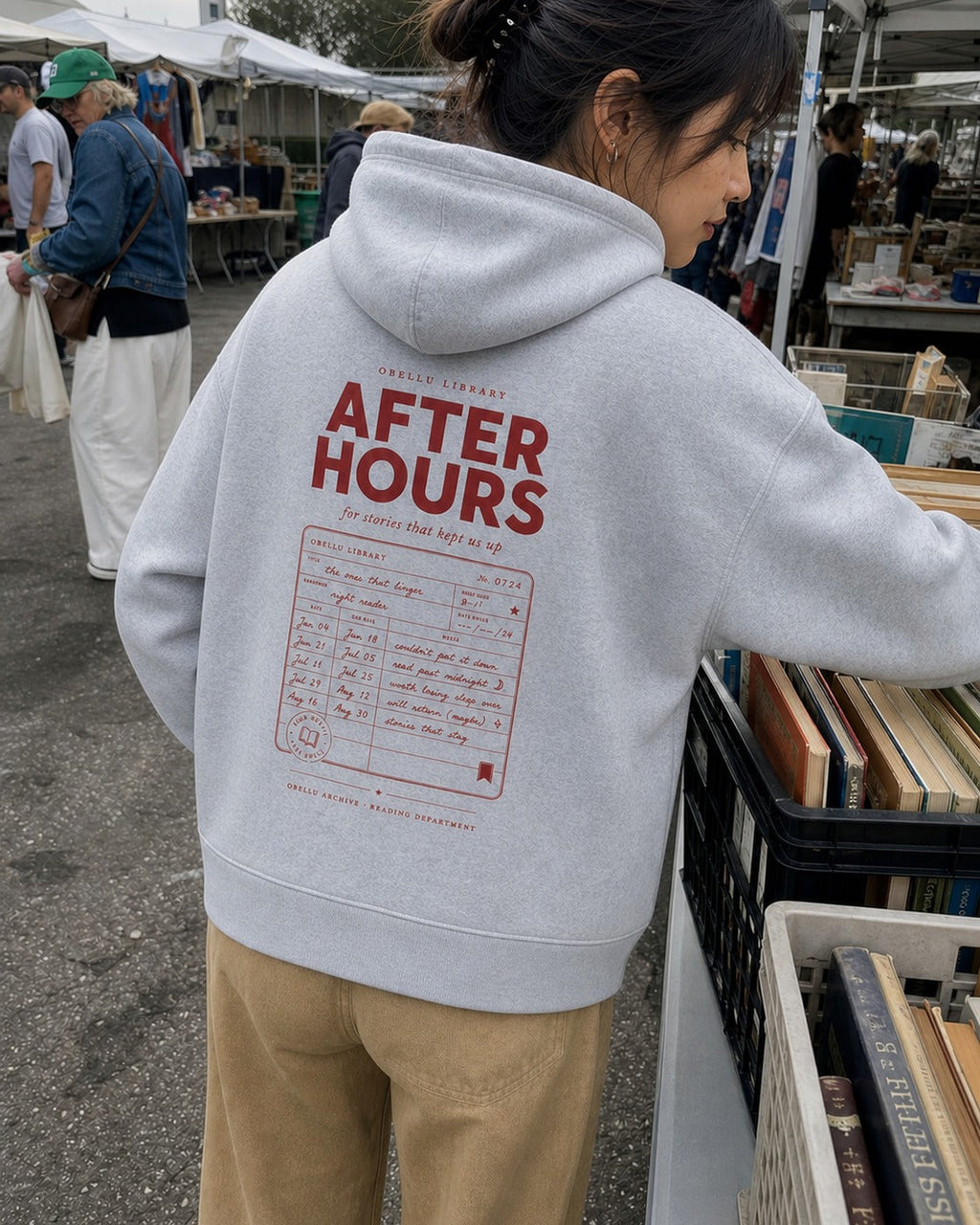 After Hours Library – Boxcut Hoodie in Cool Heather Grey – Lifestylebild mit originalgetreuem Boxcut-Schnitt