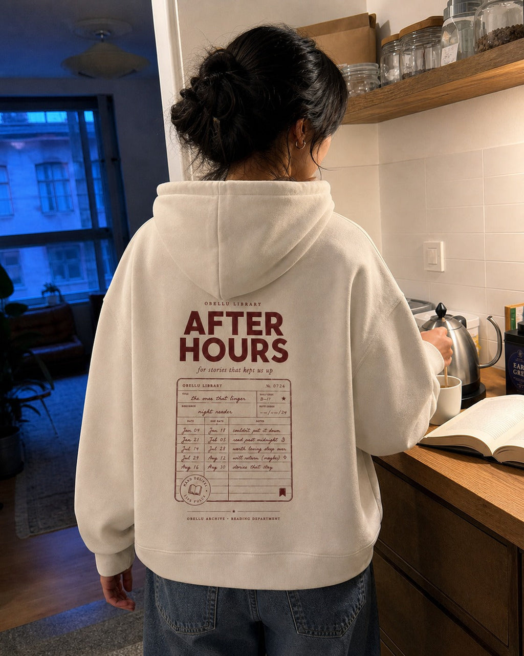 After Hours Library – Boxcut Hoodie in Natural Raw – Lifestylebild mit originalgetreuem Boxcut-Schnitt