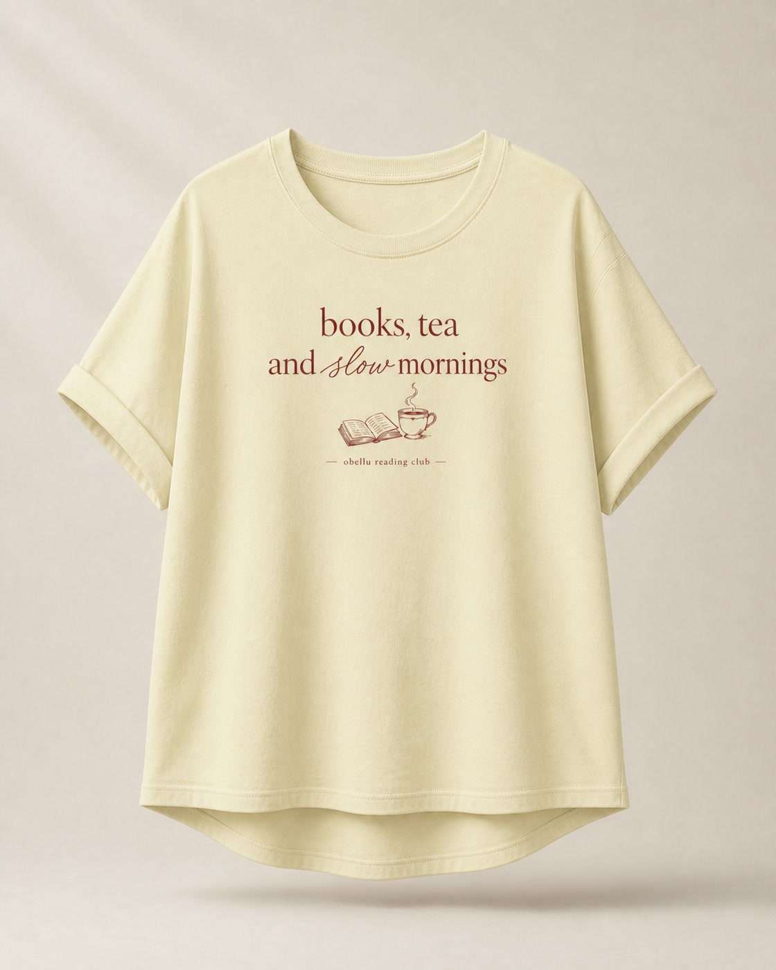 Books, Tea & Slow Mornings – Rolled Sleeve T-Shirt in Butter – 3D-Produktansicht