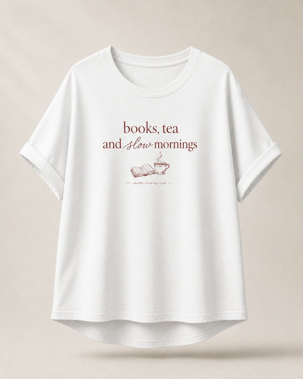 Books, Tea & Slow Mornings – Rolled Sleeve T-Shirt in White – 3D-Produktansicht