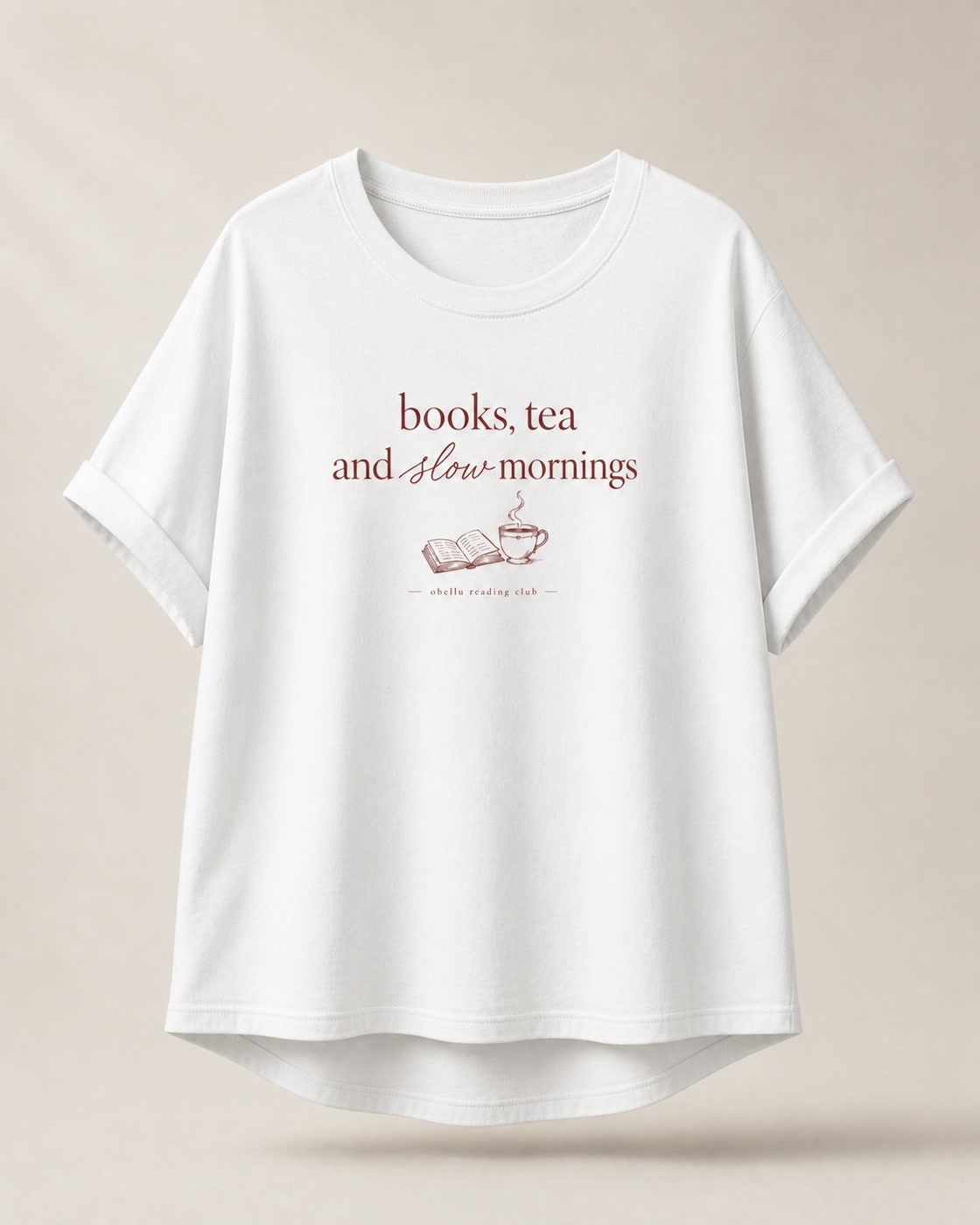 Books, Tea & Slow Mornings – Rolled Sleeve T-Shirt in White – 3D-Produktansicht