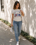 Wine & Books – Classic T-Shirt in Natural Raw – authentisches iPhone-Lifestylebild