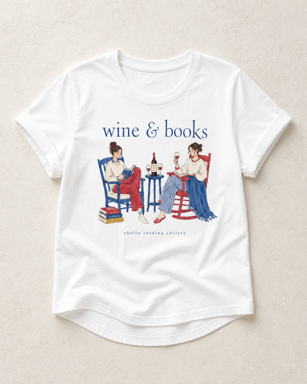 Wine & Books Rolled Sleeve T-Shirt – Vorderansicht als natürlicher Laydown